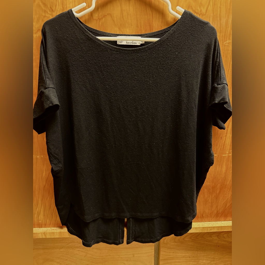 Fighting Eel Short Sleeve Top With Back Slit